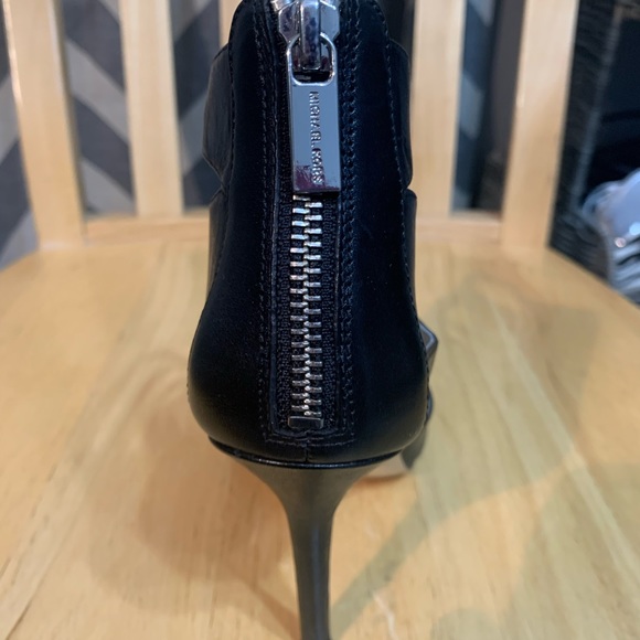 MICHAEL KORS Mavis Open Toe 5 1/2 black leather - Picture 6 of 7